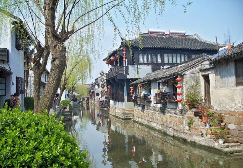 逃离违建房屋9